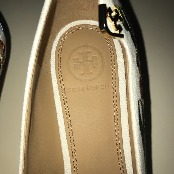 Tory Burch Elizabeth 40MM Flat - Picture 2 of 8